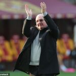 John McGlynn robí vo Falkirku zázraky s obmedzeným rozpočtom