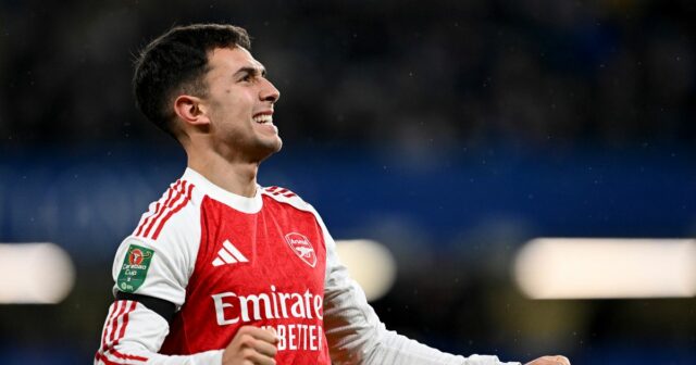 Nenápadná genialita Martina Zubimendiho z neho robí najlepšiu posilu Premier Zubimendi oslavuje gól proti Chelsea