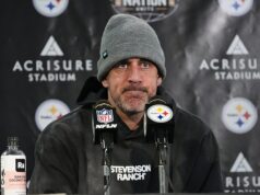 Nepríjemná chvíľa Aaron Rodgers po vypadnutí z play-off skočil na reportéra v napätej výmene názorov Aaron Rodgers stratil chladnokrvnosť počas tlačovej konferencie po zápase po vyradení z play-off