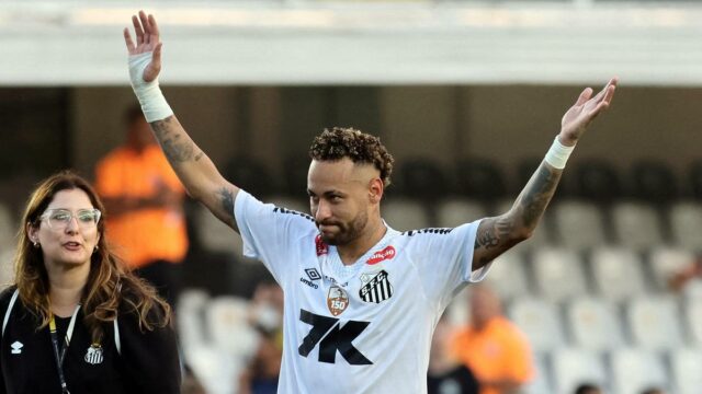 Neymar predĺžil zmluvu so Santosom do roku 2026 a očakáva Neymar predĺžil zmluvu so Santosom do roku 2026 a očakáva návrat na majstrovstvá sveta