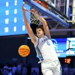 Niektoré stredné školy stále využívajú tímy JV na rozvoj hráčov