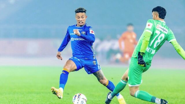 Noah Sadaoui opúšťa Kerala Blasters na hosťovanie - úplný zoznam Noah Sadaoui opúšťa Kerala Blasters na hosťovanie - úplný zoznam zámorských hráčov, ktorí opustili ISL