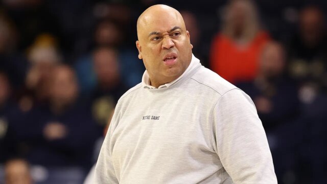 Notre Dame hviezda obvinenia po oficiálnom, držal späť v divokej Notre Dame hviezda obvinenia po oficiálnom, držal späť v divokej scéne