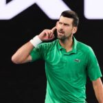 ŠANGHAJ, ČÍNA – 3. OKTÓBRA: Srb Novak Djokovič nastúpi proti Marinovi Čiličovi z Chorvátska v zápase 64. kola dvojhry mužov 5. dňa turnaja Shanghai Rolex Masters 2025 v tenisovom centre Qizhong 3. októbra 2025 v Šanghaji v Číne. PUBLICATIONxNOTxINxCHN Copyright: xChinaxNewsxServicex 111594881269