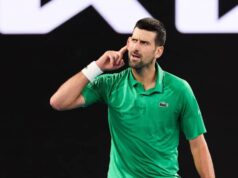 Novak Djokovič vypískal po tom, čo sa dostal do ostrej hádky s predsedom rozhodcu: „Zaujmite postoj“ ŠANGHAJ, ČÍNA – 3. OKTÓBRA: Srb Novak Djokovič nastúpi proti Marinovi Čiličovi z Chorvátska v zápase 64. kola dvojhry mužov 5. dňa turnaja Shanghai Rolex Masters 2025 v tenisovom centre Qizhong 3. októbra 2025 v Šanghaji v Číne. PUBLICATIONxNOTxINxCHN Copyright: xChinaxNewsxServicex 111594881269