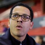 Liam Rosenior na postrannej čiare