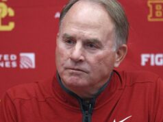 Nový obranný koordinátor USC Gary Patterson načrtáva svoju víziu obrany trójskych koní Nový obranný koordinátor USC Gary Patterson načrtáva svoju víziu obrany trójskych koní