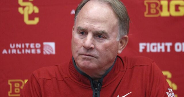 Nový obranný koordinátor USC Gary Patterson načrtáva svoju víziu obrany Nový obranný koordinátor USC Gary Patterson načrtáva svoju víziu obrany trójskych koní