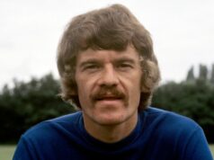 Nový rozhovor s Eddiem McCreadiem zdieľaný prvýkrát po smrti legendy Chelsea Eddie McCreadie viedol stranu Chelsea, zatiaľ čo Stamford Bridge sa vyvíjal v 70. rokoch