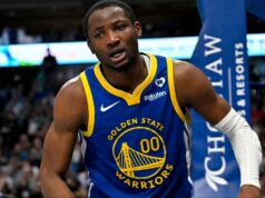 Obchodná sága Jonathana Kumingu sa zamotáva medzi bojovníkmi, ktorí čelia rozhodnutiu stratiť-prehrať ako riziku vnútorných pretrhnutí spádu logo pochodového šialenstva