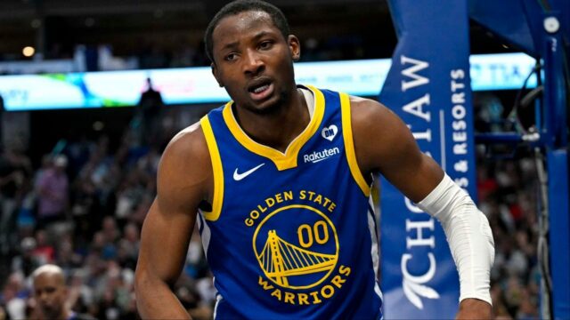 Obchodná sága Jonathana Kumingu sa zamotáva medzi bojovníkmi, ktorí čelia logo pochodového šialenstva