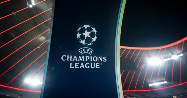 Logo Ligy majstrov UEFA vo vnútri Allianz Areny