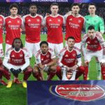 Hráči Arsenalu pred zápasom Ligy majstrov