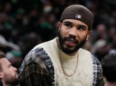 Očakávaný návrat hviezdy Celtics Jaysona Tatuma po zranení Achilla v náhlom ohrození pred play-off NBA Nie je jasné, či 27-ročný Tatum utrpel pri zotavovaní nejaké neúspechy