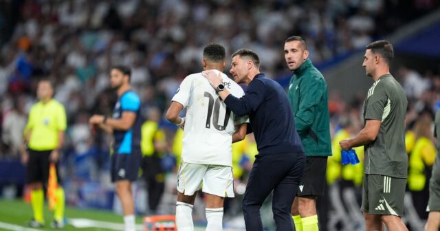 Odkaz Kyliana Mbappeho na rozlúčku s Xabim Alonsom hovorí veľa Kylian Mbappe a Xabi Alonso počas zápasu Ligy majstrov Realu Madrid proti Marseille