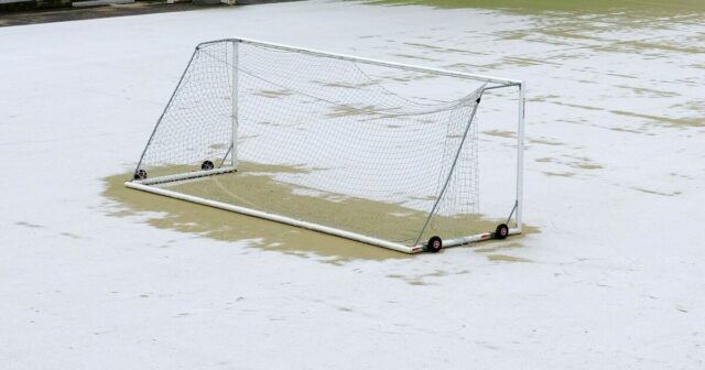 Odloženie tretieho kola FA Cupu so zrušením zápasov v dôsledku chaosu v počasí | Futbal | Šport
