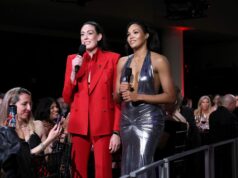 „Odstráň Napheesu Collier a Breannu Stewart z vedenia“ "Odstráň Napheesu Collier a Breannu Stewart z vedenia"