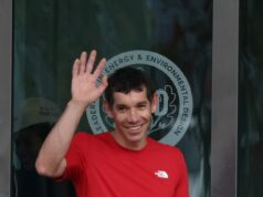 Odvážlivec Alex Honnold začína nervy drásajúci výstup na 101-poschodovú vežu na Taiwane bez lán naživo na Netflixe Alex Honnold začal svoj pokus o zväčšenie 101-poschodovej veže bez lán naživo na Netflixe