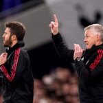 Michael Carrick a Ole Gunnar Solskjaer gesto