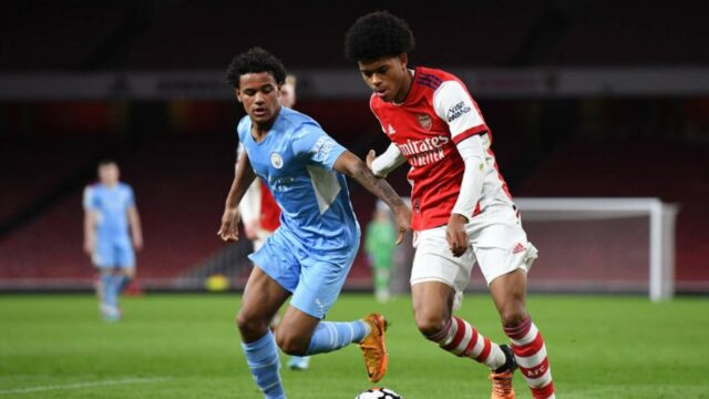 Oscar Bobb v rade na debut vo Fulhame proti Manchestru United po prestupe za 27 miliónov libier
