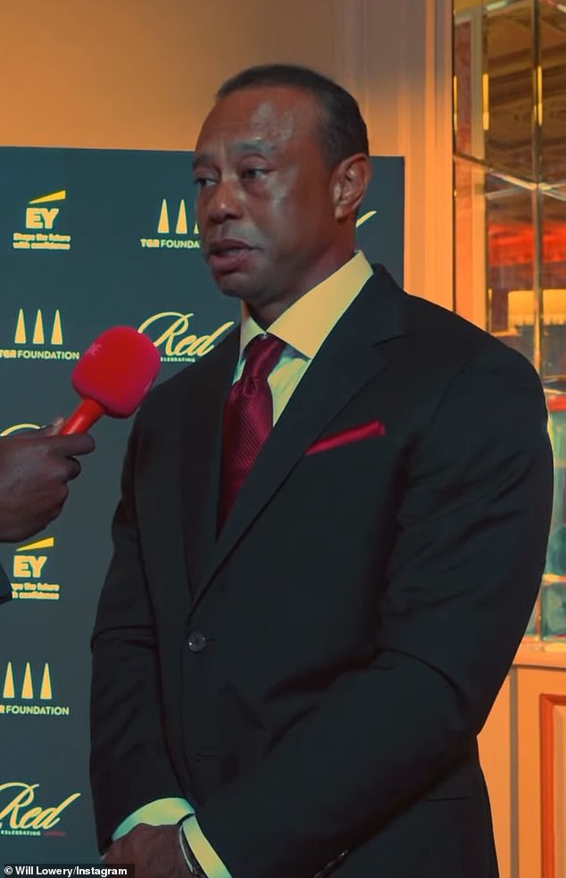 Oslava 50. narodenín Tigera Woodsa v A-liste, keď sa utešuje Tiger Woods mal minulý mesiac 50 rokov, no využil túto párty na propagáciu svojej vlastnej nadácie