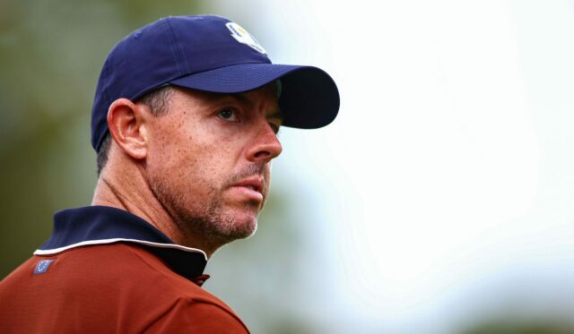 "Ospravedlňte sa Rorymu McIlroyovi a jeho manželke" "Ospravedlňte sa Rorymu McIlroyovi a jeho manželke"