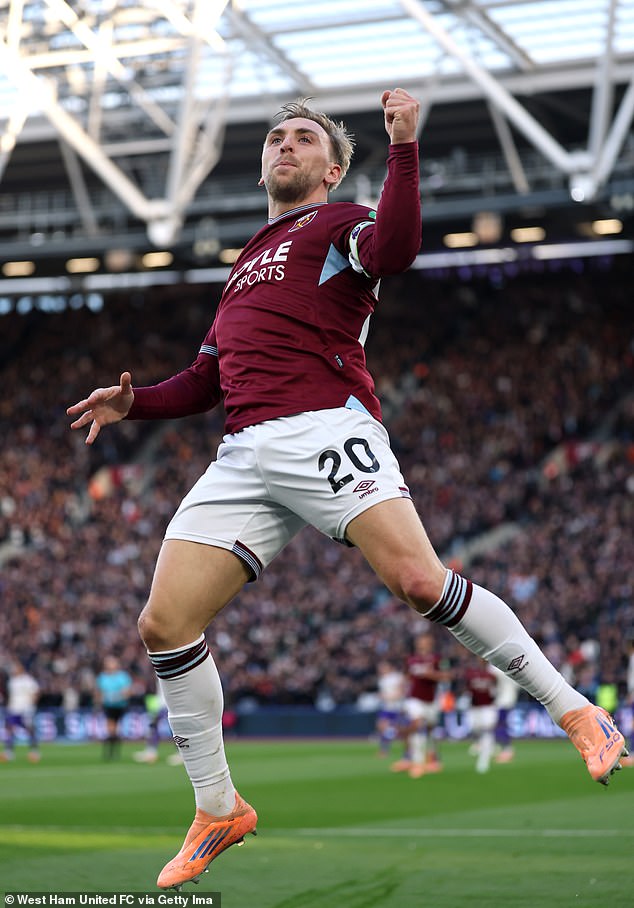 Päť mesiacov prestávky Jarroda Bowena pre West Ham a Anglicko, Vitajte v najväčších piatich mesiacoch kariéry Jarroda Bowena. Päť mesiacov na udržanie West Hamu a dostať sa do zostavy majstrovstiev sveta – postarajte sa o jedného a druhý sa môže postarať sám o seba