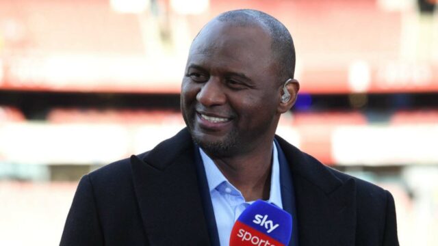 Patrick Vieira chválil Michaela Carricka za uvoľnenie postavenia Man United Patrick Vieira chválil Michaela Carricka za uvoľnenie postavenia Man United