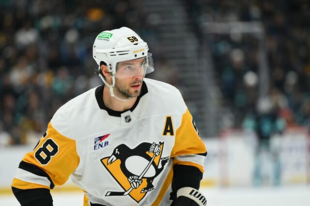 Penguins D Kris Letang (noha) vonku 4 týždne, umiestnený na NHL: Pittsburgh Penguins v Seattle Kraken