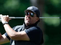 Phil Mickelson kritizuje údajné kalifornské podvody a stavia sa proti novej daňovej politike v štáte Phil Mickelson kritizuje údajné kalifornské podvody a stavia sa proti novej daňovej politike v štáte