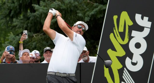 Phil Mickelson spochybňuje daňový systém a tvrdí, že kalifornská vláda Phil Mickelson spochybňuje daňový systém a tvrdí, že kalifornská vláda predstavuje „miliardové podvody“.