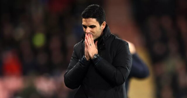 Plán prestupu Arsenalu je ohrozený krokom Man Utd, keď sa Mikel Arteta v reakcii na ihrisku.