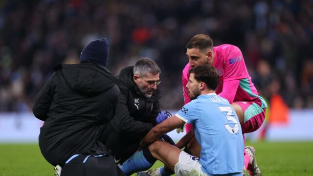 Po Gvardiolovi utrpel Man City ďalší obranný úder, keďže Dias na niekoľko týždňov vylučoval
