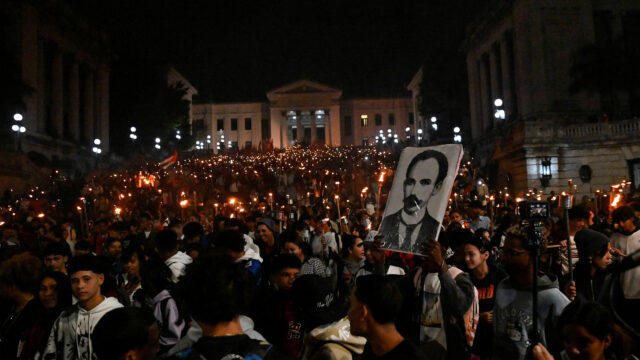 Pochod na počesť kubánskeho národného hrdinu vyjadruje solidaritu proti Trumpovi Pochod na počesť kubánskeho národného hrdinu vyjadruje solidaritu proti Trumpovi | Donald Trump