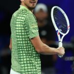 Svetová 12-tka Daniil Medvedev bude možno musieť dať futbalovej hviezde Bailey Smithovej nejaké súkromné ​​hodiny tenisu, ak je jeho reakcia na „zručnosti“ stredopoliara Geelonga na ihrisku nejakým vodítkom.