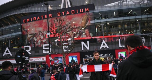Porážka Arsenalu vyvolala „smiešne“ reakcie, keďže Mikel Arteta čelí výzve Niektorí fanúšikovia Arsenalu vypískali výkon, hráčov a/alebo manažéra po porážke s Manchestrom United