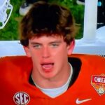 Vystrelený Arch Manning sľúbil, že „prestane dávať af***“ krátko pred 60-yardovým pristátím