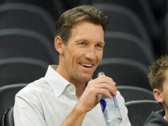 Povesti NBA: Warriors GM reaguje na obchodný dopyt Jonathana Kumingu Povesti NBA: Warriors GM reaguje na obchodný dopyt Jonathana Kumingu