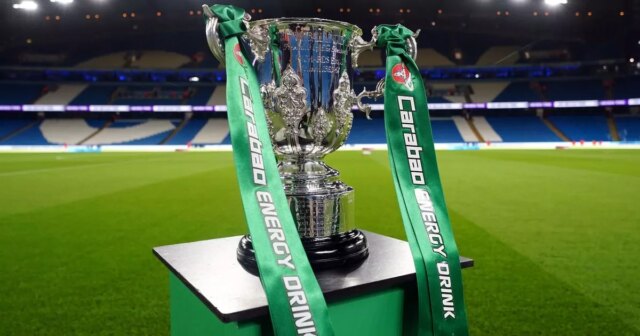 Celkový pohľad na trofej Carabao Cup