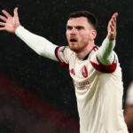 Andrew Robertson z Liverpoolu apeluje na rozhodcu počas zápasu Premier League medzi Bournemouthom a Liverpoolom na Vitality Stadium 24. januára 2026 v Bournemouth v Anglicku
