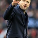 Michael Carrick pochválil Kobbieho Mainoa a zdôraznil jeho dôležitosť pre Manchester United