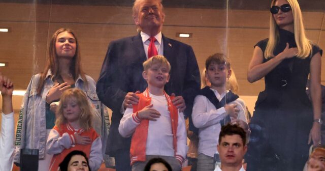 Prečo Trump vynecháva Super Bowl? Hovorí, že je to "príliš ďaleko"
