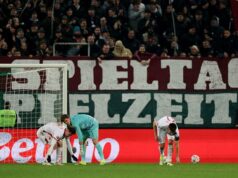 Prečo bol zápas Bundesligy Augsburg vs Union Berlín prerušený? lightbox-info