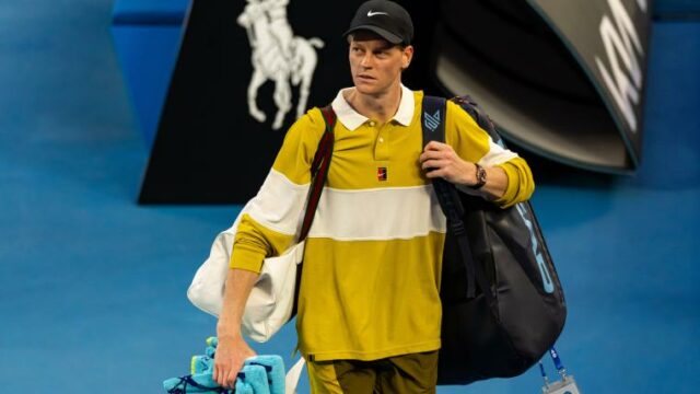 Prečo bol zápas Jannika Sinnera prerušený na Australian Open kvôli Download app from appStore