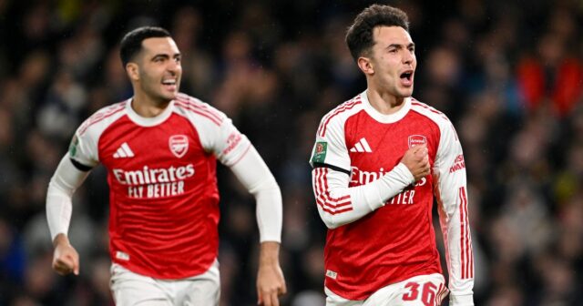 Martin Zubimendi z Arsenalu oslavuje gól v Chelsea