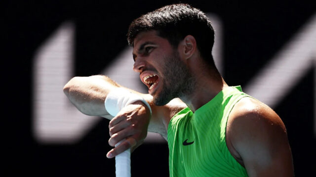 Carlos Alcaraz vyzliekol fitness zariadenie známe ako nositeľné