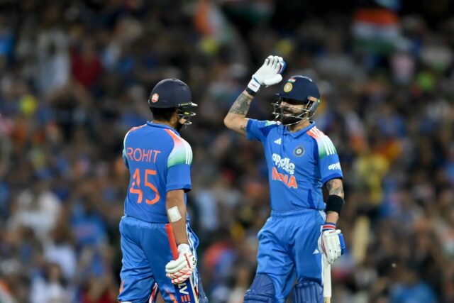 "Prečo nemôžeme mať trojuholníkový alebo štvoruholníkový rad?" Rohit Sharma a Virat Kohli boli v posledných niekoľkých ODI vo vynikajúcej forme. (P/C: Getty)