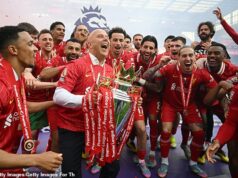 Prečo šéf Liverpoolu Arne Slot hľadá inšpiráciu pre najlepšie letáky šampionátu, keď chce vrátiť sezónu Reds na správnu cestu Bolo to len šesť mesiacov, čo Arne Slot zdvihol nad hlavu trofej Premier League a bol vymenovaný za manažéra sezóny