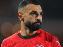 Predikcia Senegal vs Egypt a kurzy pred stretom AFCON Egyptský Mohamed Salah sa pozerá na zápas Afrického pohára národov