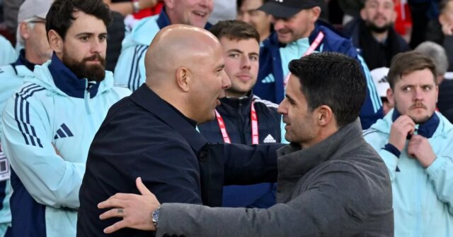Arne Slot a Mikel Arteta pred Arsenalom vs Liverpool v Premier League.